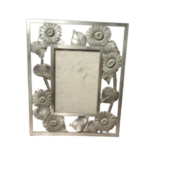Pewter Sunflower 4X3 Picture Frame - Picture 1 of 2